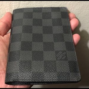 LOUIS VUITTON Damier Graphite Passport Cover